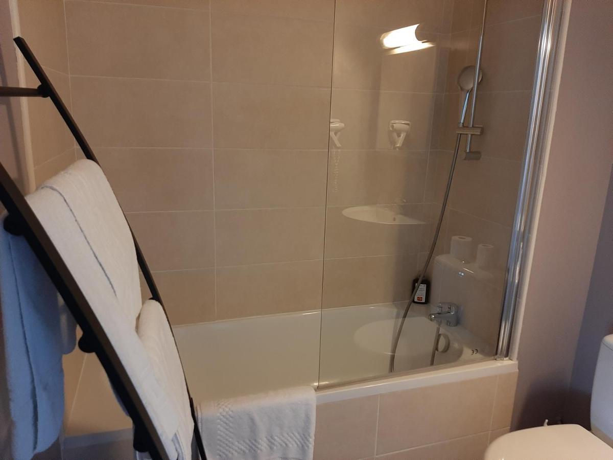 Le Royalty Hotel Angers Exterior foto