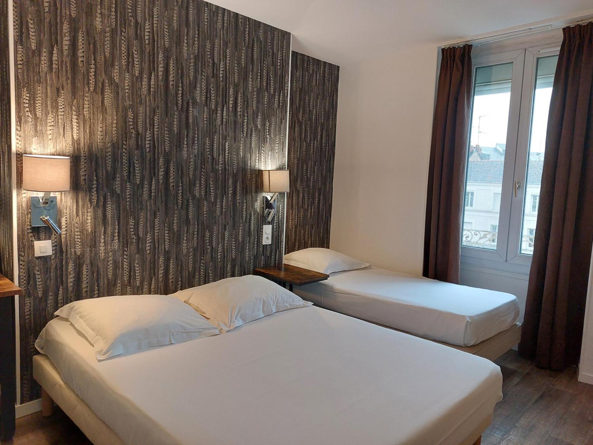 Le Royalty Hotel Angers Exterior foto